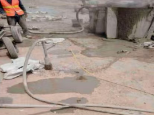 香洲水泥混凝土路面板底注浆技术 路面脱空注浆整治方案